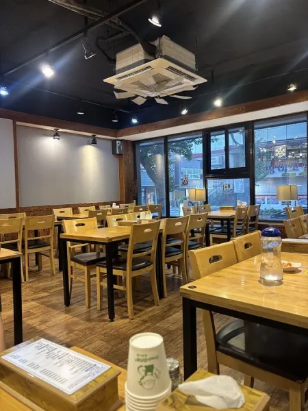 Gyeongyangsik Dalgwa 6 Pence Main Branch