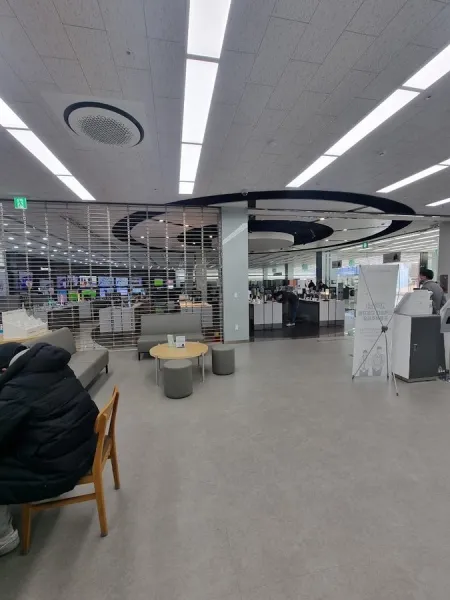 Samsung Electronics Service Yeonje Mobile Phone Center