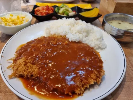 Muhanjeong Suje Donkatsu Gunja Branch
