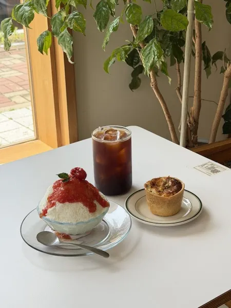 Cafe Sui Busan Myeongji Main Branch