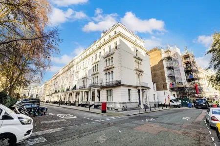London House Hotel
