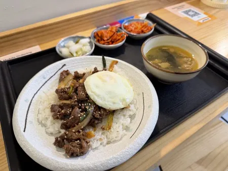 King Rice Bowl 韓式丼飯 킹덮밥 한식당