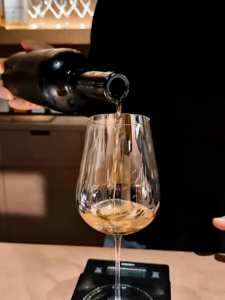 ワインショップ I.N.U.wines（アイエヌユーワインズ）｜福岡・今泉のナチュラルワイン専門店