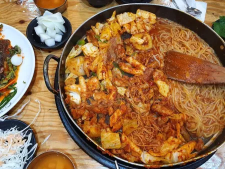 유가네닭갈비 신림점