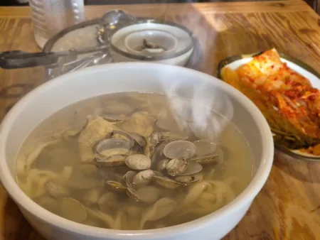 Omori Saengbajirak Sonkalguksu