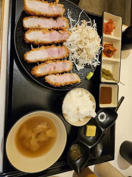 カツカレーとカツサンド