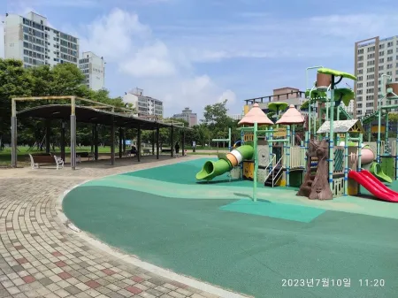 Myeongchon Neighborhood Park