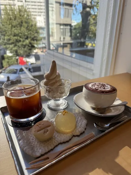 NONFICTION Café
