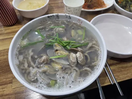 Ttukbaegi Bajirak Kalguksu
