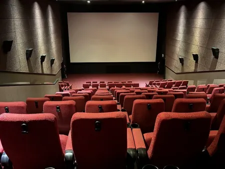 Lotte Cinema Guri Outlet