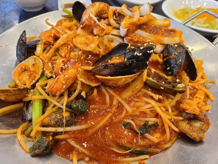 밀리네해물탕 애오개역점