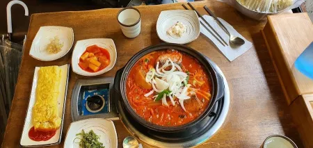 Mukeunji Dwaeji Kimchi Jjigae Main Branch