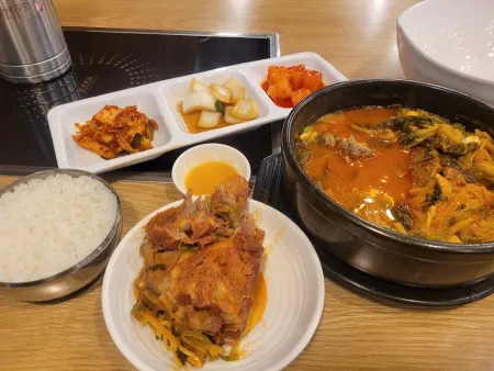 Ppeokkeun Gamjatang Namsan Branch