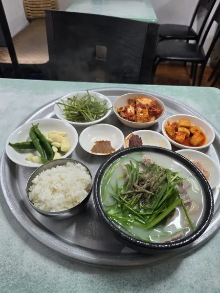 Oncheonjang Dwaeji Gukbap