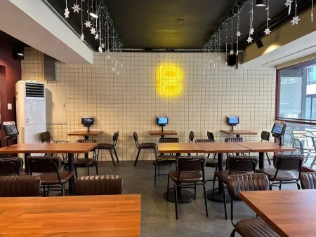 Bass Burger 梅峰站店