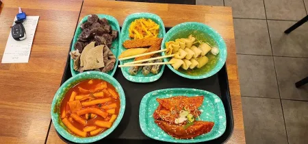 Uri Halmae Tteokbokki Sinjeong Branch