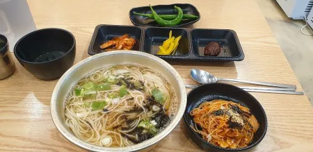 ヨマングクス専門店