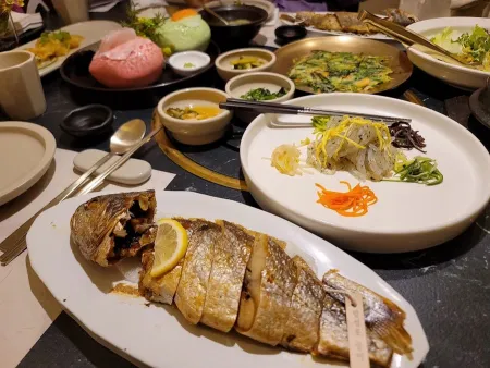 경복궁 대구 반월당지점