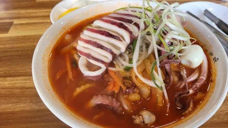 Yunsseu Jjamppong & Gungmul Tteokbokki