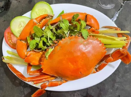 Nhà Hàng Cơm Và Hải Sản Tư & Tuấn