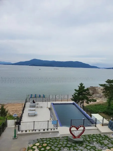 Yeogiga Pension