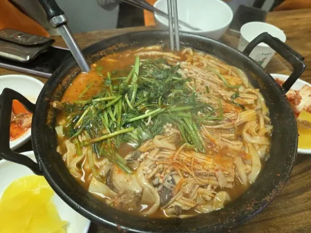 영양버섯칼국수