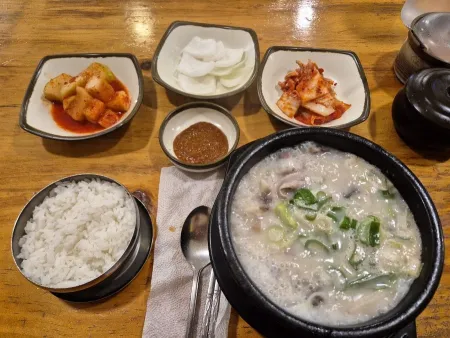 Byeongcheon Gamasot Sundae Guk