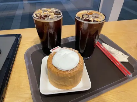 Hollys Coffee Busan Yeonsan Branch