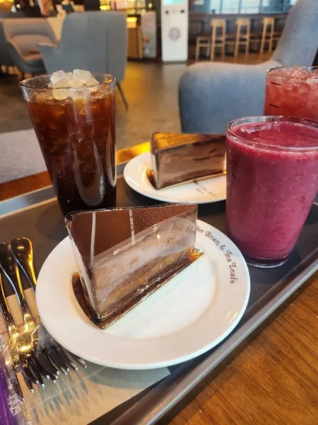 Coffee Bean Nonhyeon Station Exit 8 Branch