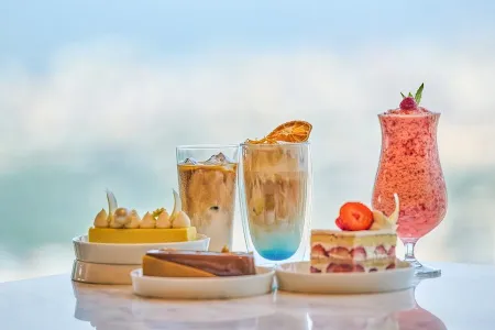 Skyview Lounge 38