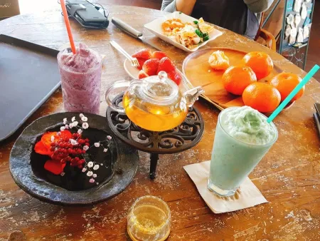 L Coffee Ojukheon Saimdang's Garden