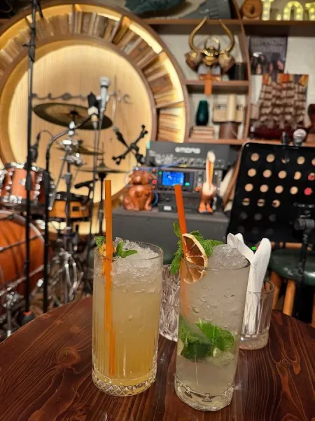 Acoustic Bar - Nam Kỳ Khởi Nghĩa