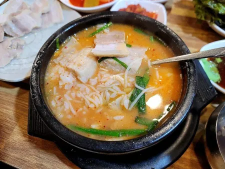 경주박가돼지국밥