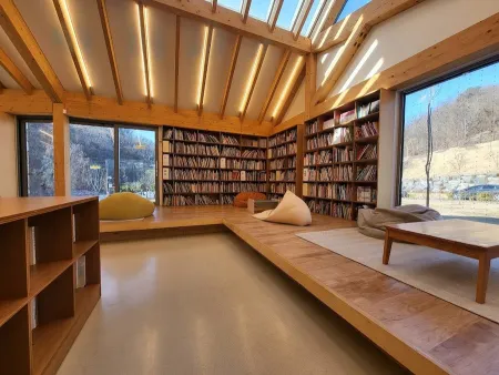 Cheonwangsan Book Shelter
