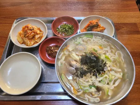 Hongdukkae Son Kalguksu