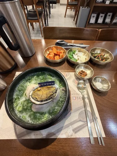 Jinjeonbok Samgyetang Shinsa Direct Branch