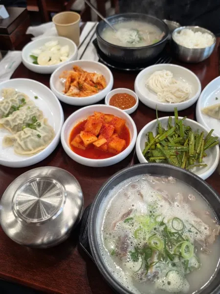 필순돼지국밥