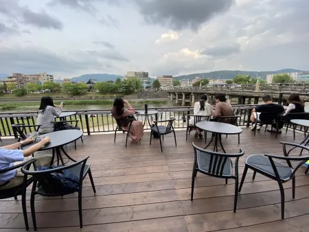 Starbucks Coffee - Kyoto Sanjo-ohashi Bridge