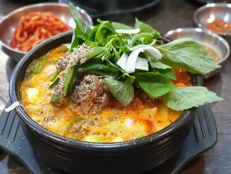 Seolbaek Gama Sundae Guk