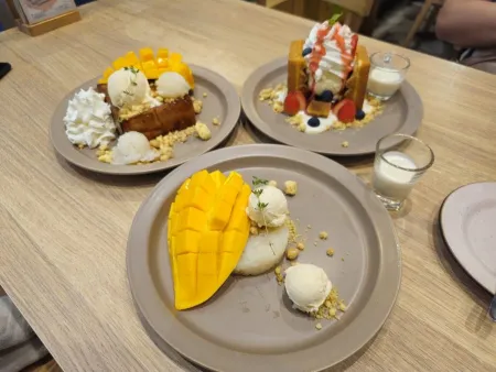 On The Table, Terminal 21 Asok
