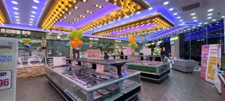 JN總角精肉百貨店 望美店