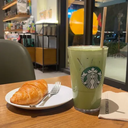 Starbucks Nesta Hotel