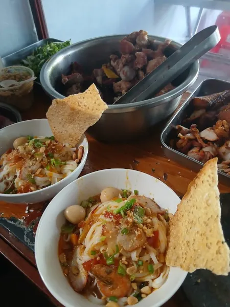 Quán Hồng Cao Lầu Mì Quảng