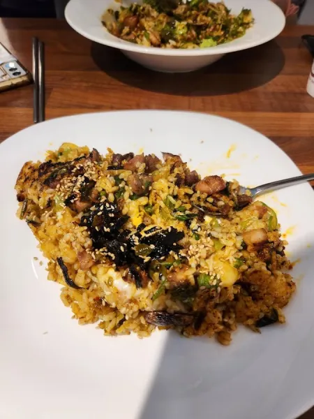 Momo Sikdang