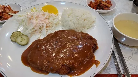 Wang Donkatsu & Wang Naengmyeon Boramae Branch