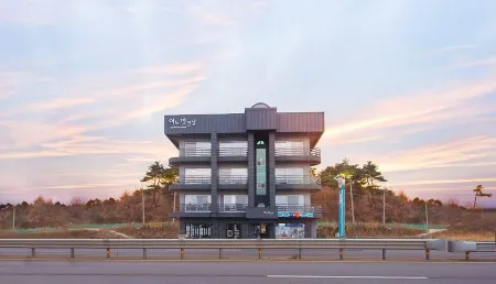 Two Y Hotel