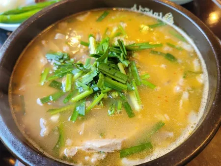 Sandeomi Miseong Dwaeji Gukbap Sinwolseong Branch
