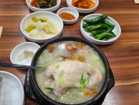 Lee Woo-cheol Hanbang Nurungji Samgyetang Hwamyeong Branch