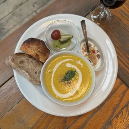 Kamogawa Cafe