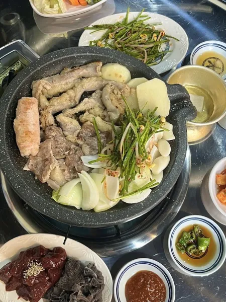 Myeongbo Gopchang